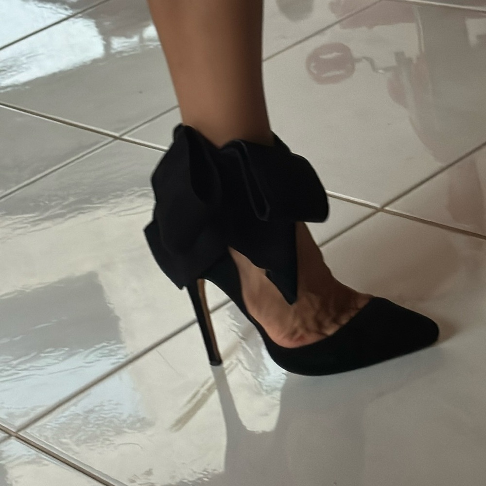 Amina Abdul Jalil Black Bow Pumps Size 8M